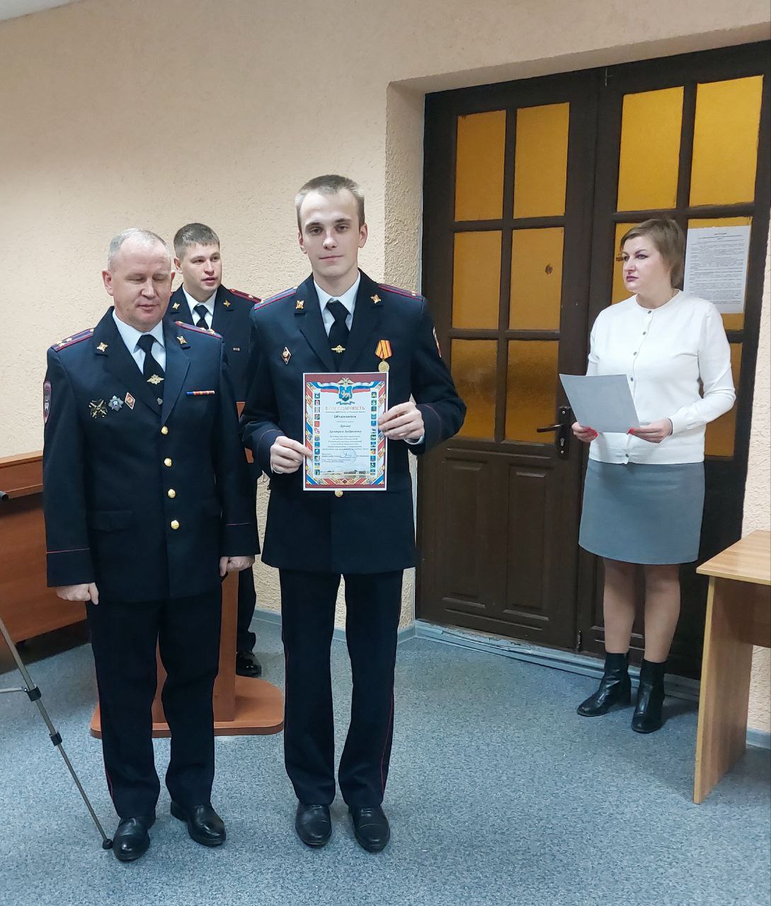 10 ноября свой профессиональный праздник отмечают сотрудники Российской полиции, и даже в такой день стражи порядка не оставляют службу, работа идёт в обычном режиме, лишь небольшой перерыв на вручение заслуженных наград 10 ноября свой профессиональный праздник отмечают сотрудники Российской полиции, и даже в такой день стражи порядка не оставляют службу, работа идёт в обычном режиме, лишь небольшой перерыв на вручение заслуженных наград