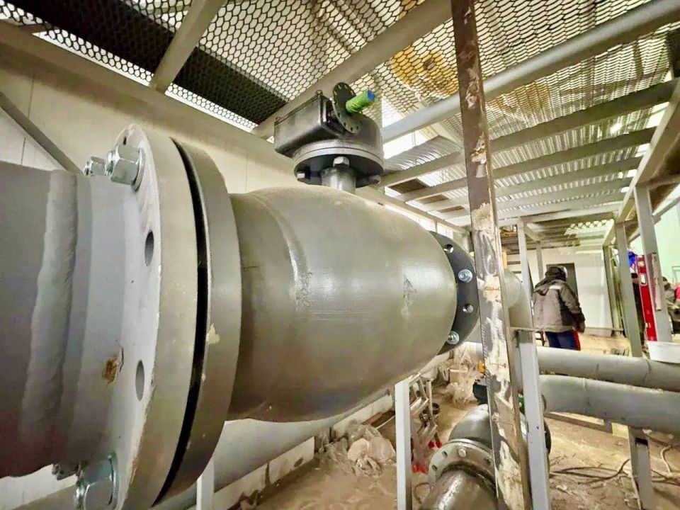 Котлы для газовой котельной устанавливают в деревне Хотицы Псковского района