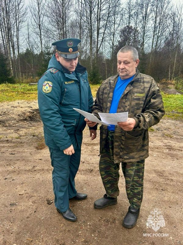 #Профилактика. Сегодня сотрудниками Главного управления МЧС России по Псковской области в целях профилактики пожаров и их последствий на территории рабочего поселка Плюсса осуществлен профилактический рейд