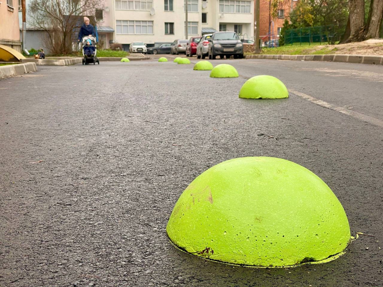 Елкин Борис: На улице Гоголя, у дома №25, дорожники вышли на финишную прямую в работе по благоустройству придомовой территории Елкин Борис: На улице Гоголя, у дома №25, дорожники вышли на финишную прямую в работе по благоустройству придомовой территории