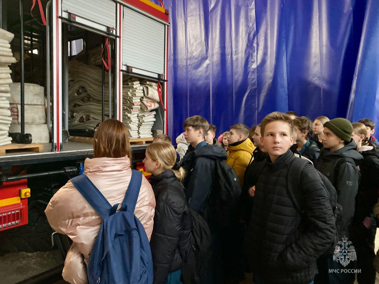 Путь к профессии: кадеты посетили чрезвычайное ведомство Путь к профессии: кадеты посетили чрезвычайное ведомство