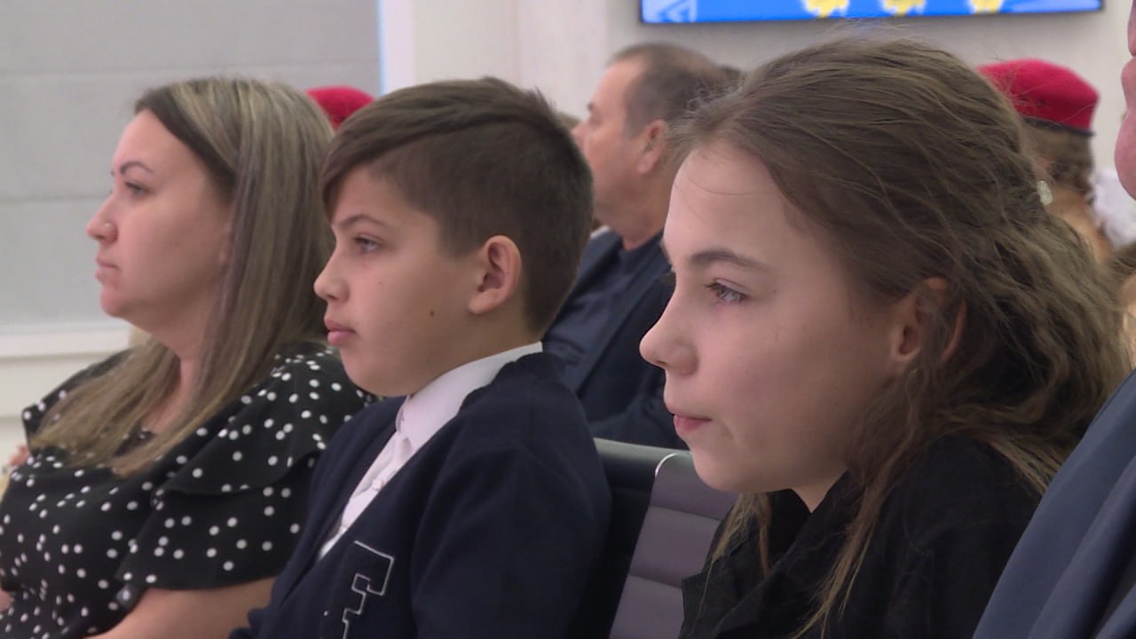 Сегодня в Пскове чествовали школьников, совершивших героические поступки Сегодня в Пскове чествовали школьников, совершивших героические поступки