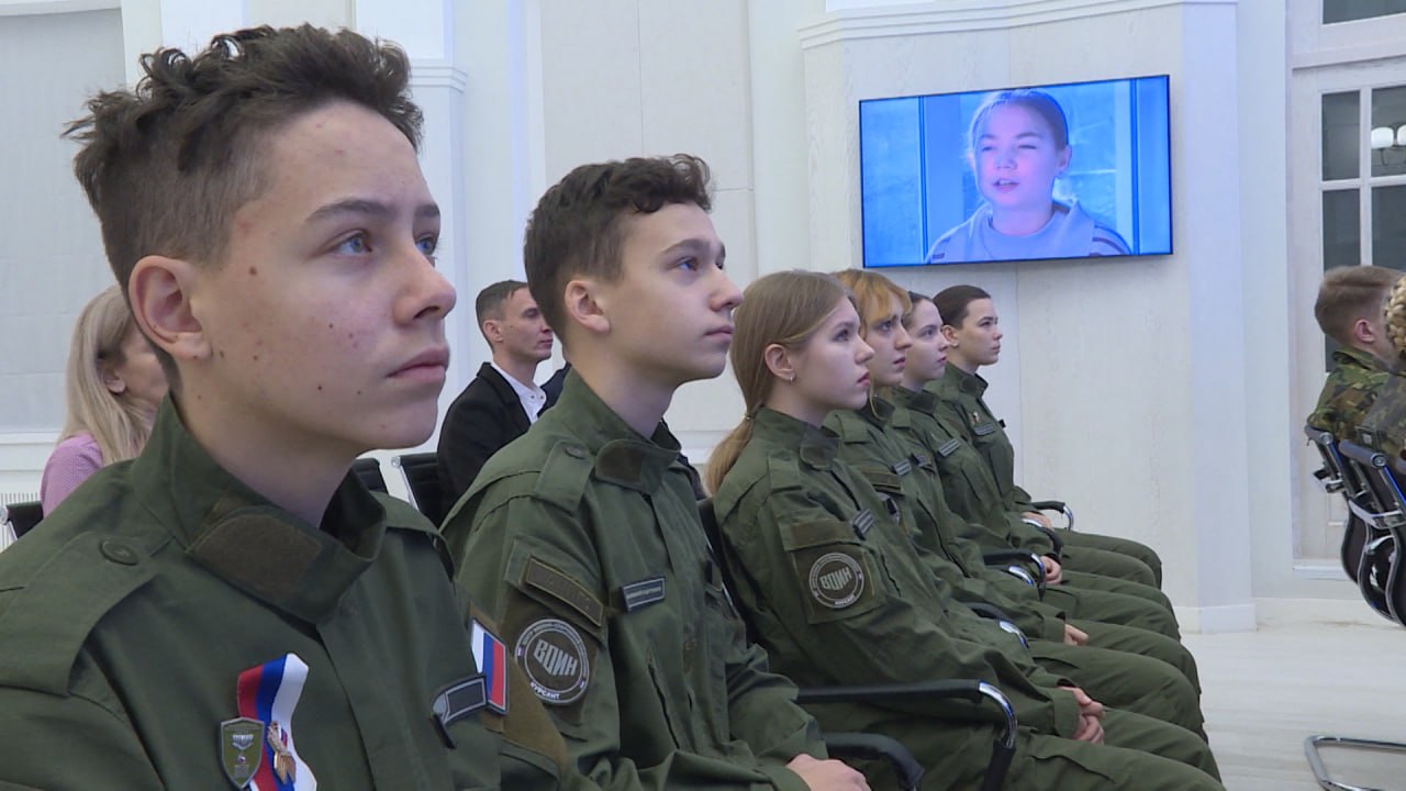 Сегодня в Пскове чествовали школьников, совершивших героические поступки Сегодня в Пскове чествовали школьников, совершивших героические поступки