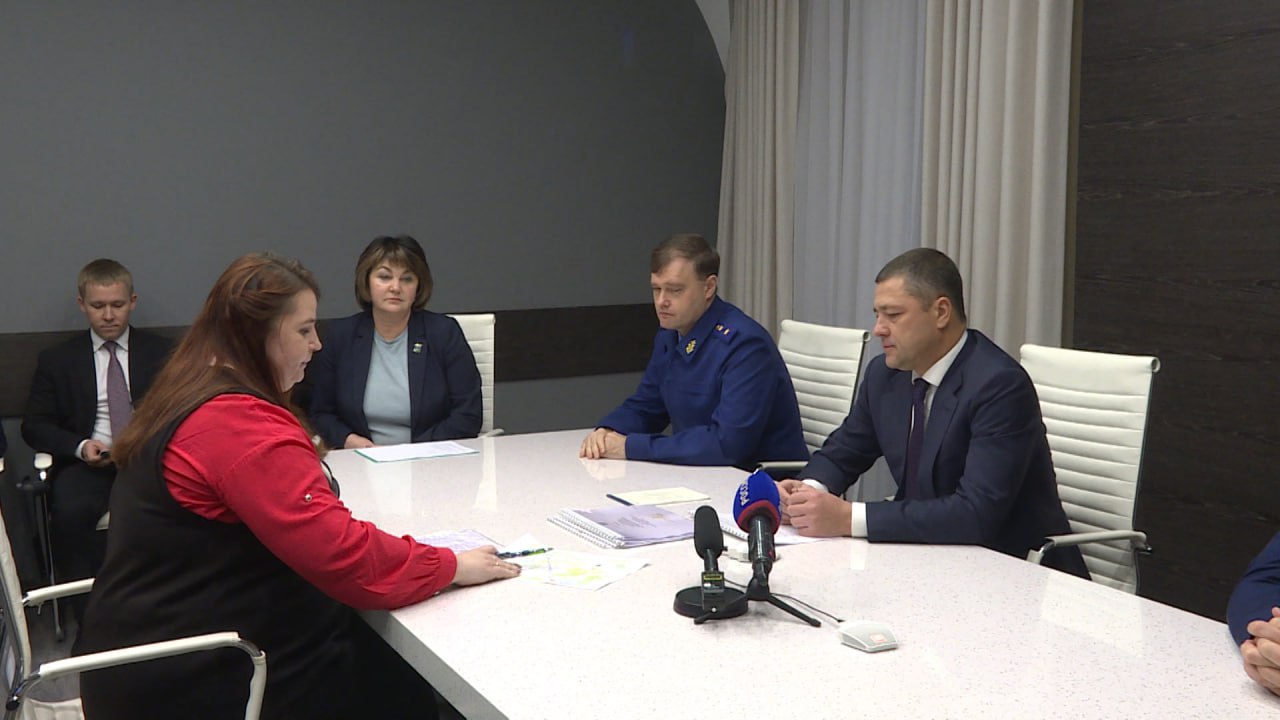 Напрямую к губернатору. С какими просьбами обратились жители к Михаилу Ведерникову? Напрямую к губернатору. С какими просьбами обратились жители к Михаилу Ведерникову?