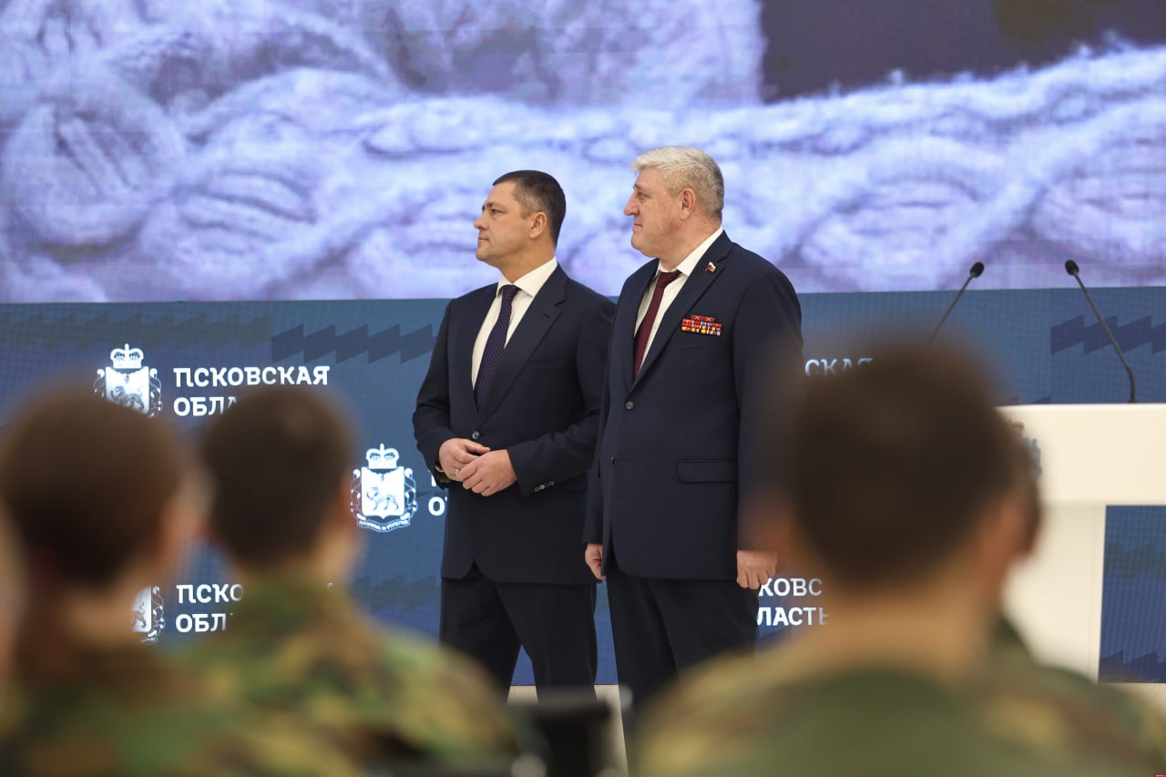 За героические поступки юных псковичей наградили медалями Совета Федерации За героические поступки юных псковичей наградили медалями Совета Федерации