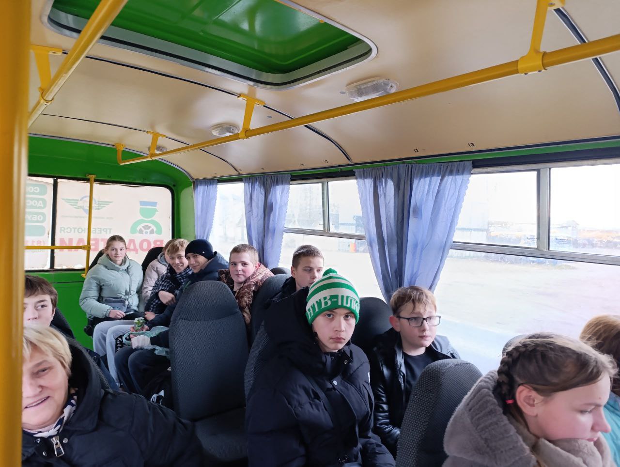 Сотрудники отделения Госавтоинспекции МО МВД России "Бежаницкий" продолжают активно осуществлять контроль за соблюдением требований безопасности при осуществлении пассажирских перевозок Сотрудники отделения Госавтоинспекции МО МВД России "Бежаницкий" продолжают активно осуществлять контроль за соблюдением требований безопасности при осуществлении пассажирских перевозок