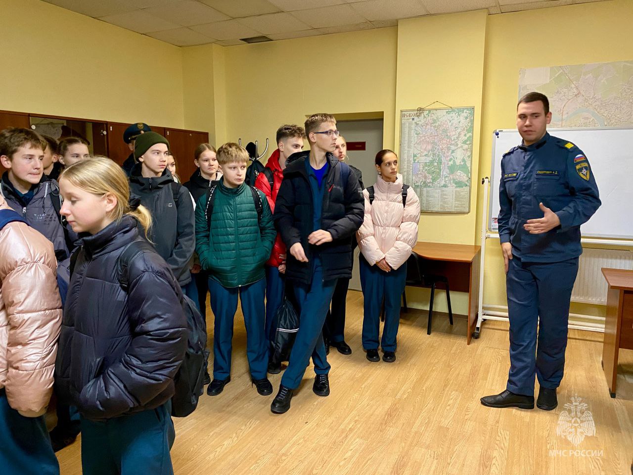 Путь к профессии: кадеты посетили чрезвычайное ведомство Путь к профессии: кадеты посетили чрезвычайное ведомство