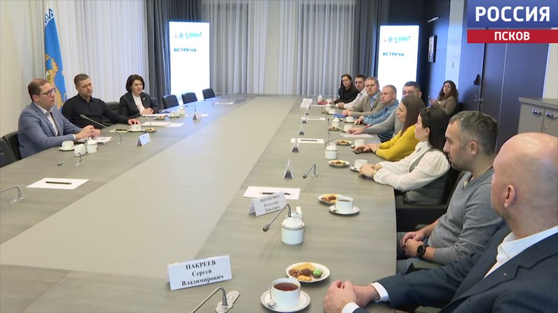 Губернатор Михаил Ведерников встретился с участниками СВО и членами их семей, прошедшими обучение по федеральной образовательной программе "СВОй бизнес"