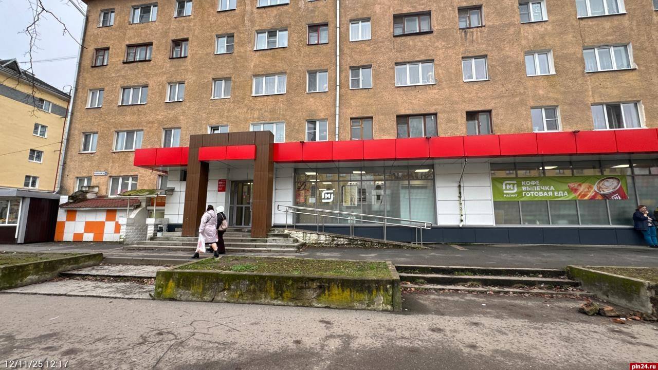 28 самовольно размещённых информационных вывесок выявили в Пскове 28 самовольно размещённых информационных вывесок выявили в Пскове