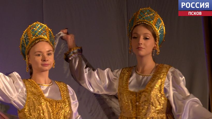 Студенты Великолукской академии показали силу русской культуры на арт-встрече Студенты Великолукской академии показали силу русской культуры на арт-встрече