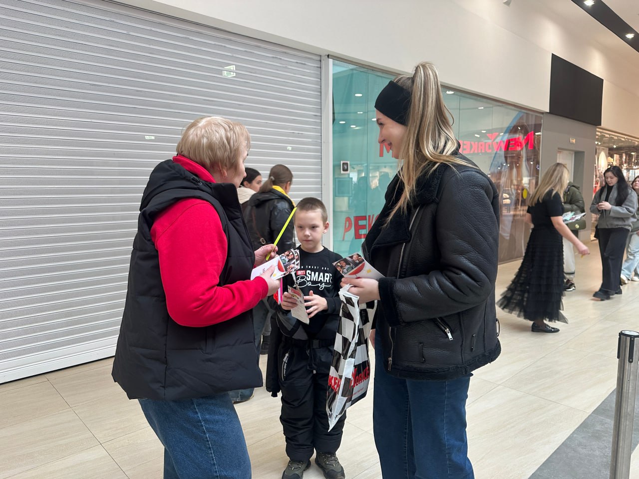 В торгово-досуговом центре Пскова в минувшие выходные прошло мероприятие по безопасности дорожного движения В торгово-досуговом центре Пскова в минувшие выходные прошло мероприятие по безопасности дорожного движения