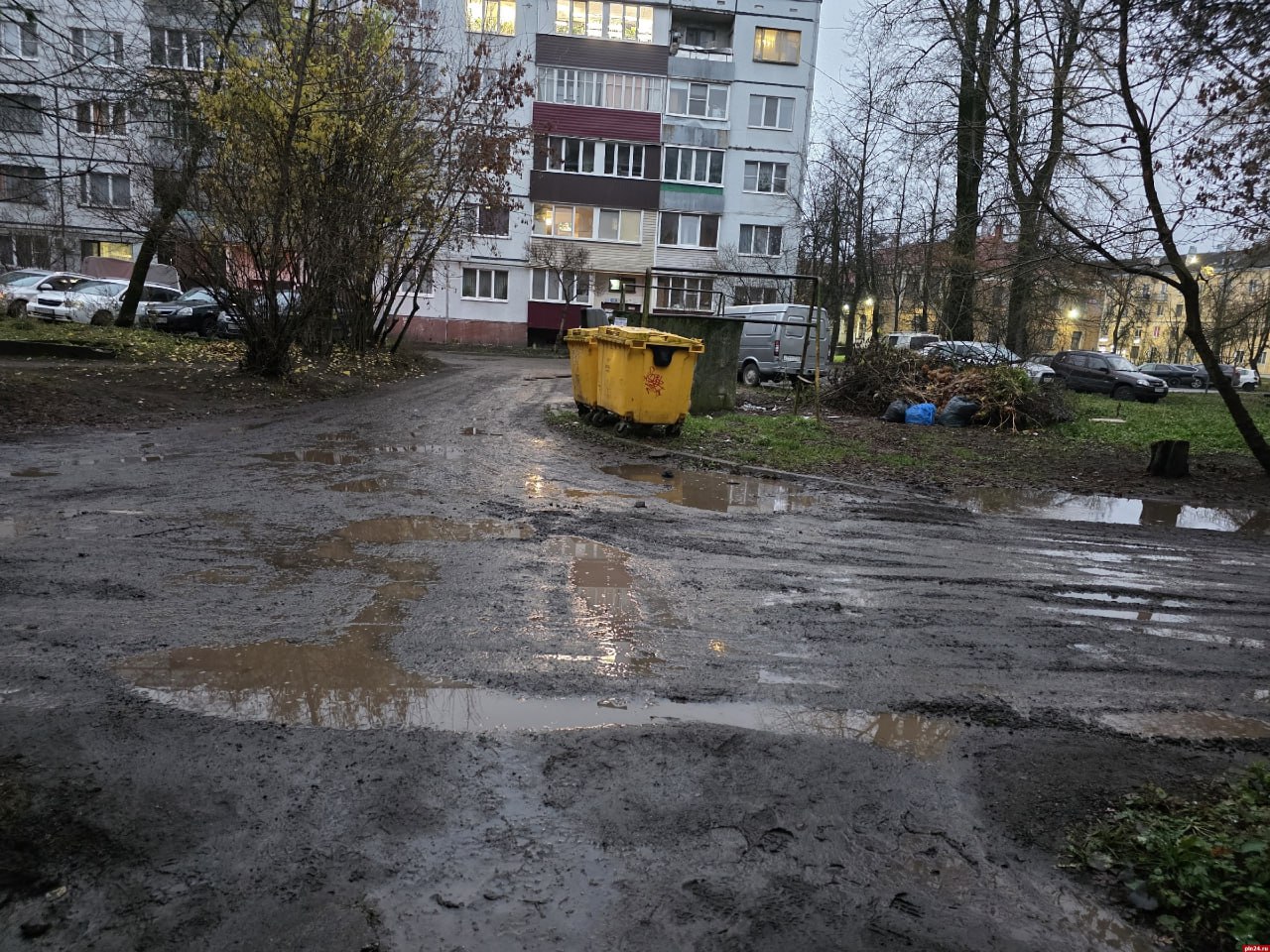 Грязевые ванны на улице Юрия Гагарина в Пскове Грязевые ванны на улице Юрия Гагарина в Пскове