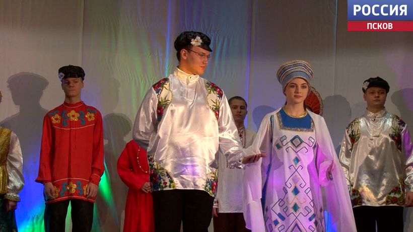 Студенты Великолукской академии показали силу русской культуры на арт-встрече Студенты Великолукской академии показали силу русской культуры на арт-встрече