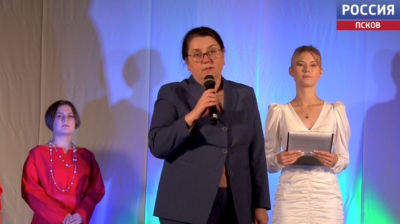 Студенты Великолукской академии показали силу русской культуры на арт-встрече Студенты Великолукской академии показали силу русской культуры на арт-встрече