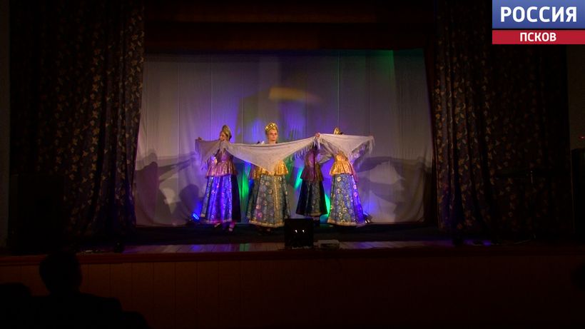 Студенты Великолукской академии показали силу русской культуры на арт-встрече Студенты Великолукской академии показали силу русской культуры на арт-встрече