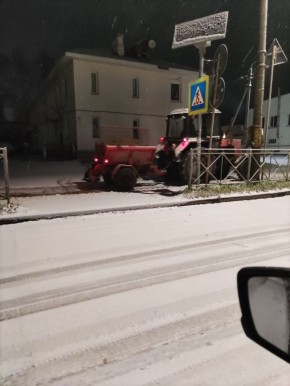 Великие Луки перешли на зимний режим: коммунальные службы готовы к снегопадам