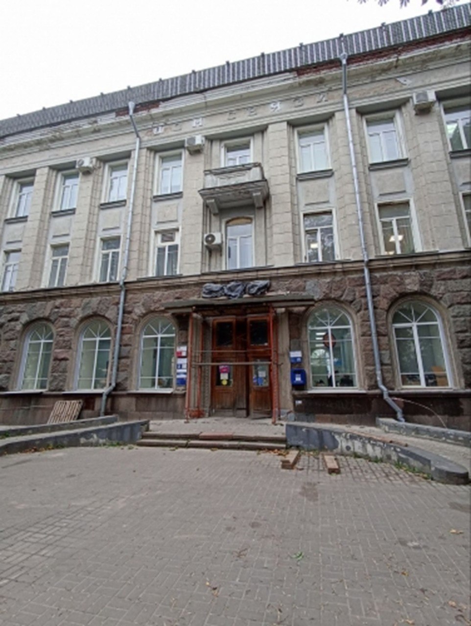 Сотрудники министерства культурного наследия Псковской области провели инспекционный визит для проверки соблюдения требований к работам по сохранению объекта культурного наследия регионального значения «Дом связи»...