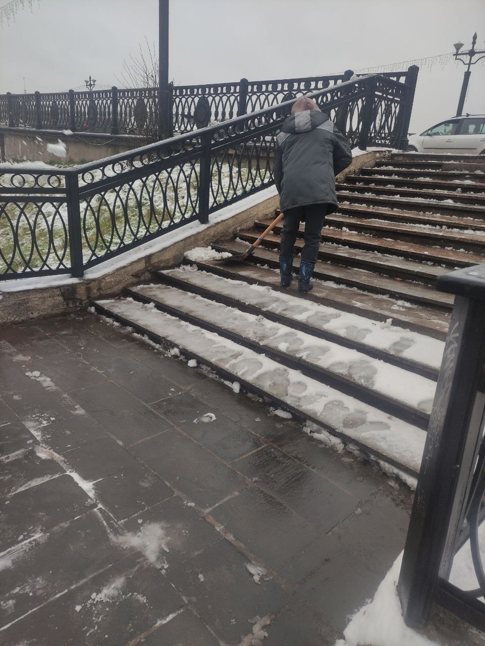 Великие Луки перешли на зимний режим: коммунальные службы готовы к снегопадам Великие Луки перешли на зимний режим: коммунальные службы готовы к снегопадам