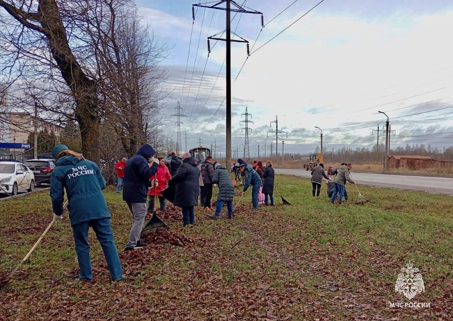 Чистота начинается с нас. На минувшей неделе на территории Главного управления МЧС России по Псковской области прошёл субботник Чистота начинается с нас. На минувшей неделе на территории Главного управления МЧС России по Псковской области прошёл субботник