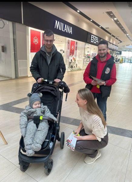 В торгово-досуговом центре Пскова прошла акция по безопасности дорожного движения В торгово-досуговом центре Пскова прошла акция по безопасности дорожного движения