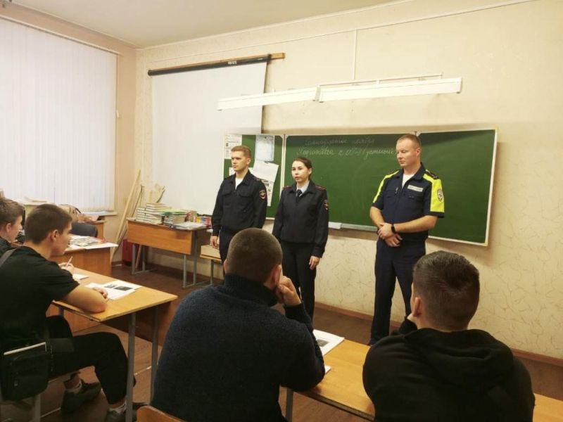 Дорожные полицейские встретились с юными горожанами в рамках акции "Засветись!"