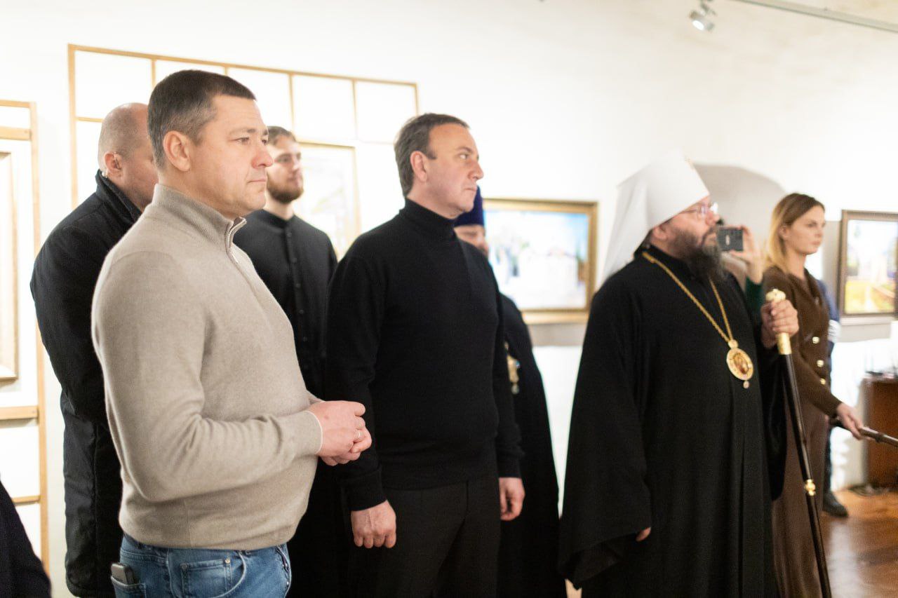 В Пскове открылась выставка картин из собрания Каманского монастыря В Пскове открылась выставка картин из собрания Каманского монастыря