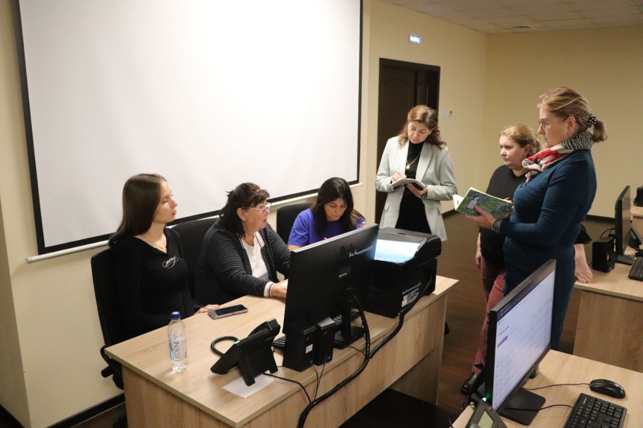 Тренировка специалистов «Горячей линии» Тренировка специалистов «Горячей линии»