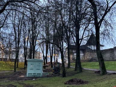 Стала известна причина появления трансформаторной будки возле Псковского кремля