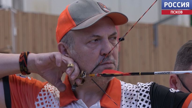 Молодые и взрослые на одной арене Молодые и взрослые на одной арене