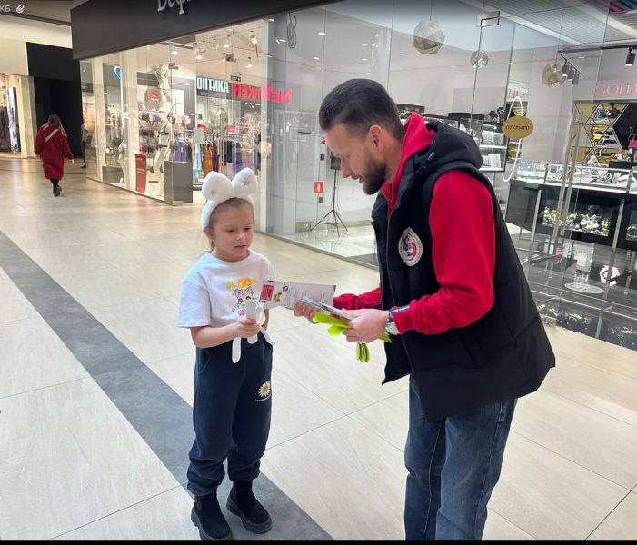 В торгово-досуговом центре Пскова прошла акция по безопасности дорожного движения В торгово-досуговом центре Пскова прошла акция по безопасности дорожного движения