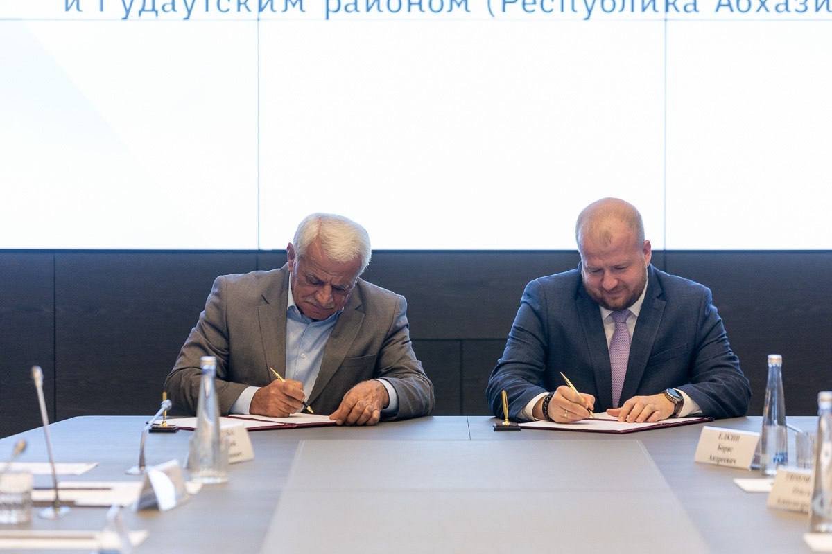 Елкин Борис: Международные связи Пскова выходят на новый уровень - заключено соглашение о побратимстве и сотрудничестве с Гудаутским районом Республики Абхазия Елкин Борис: Международные связи Пскова выходят на новый уровень - заключено соглашение о побратимстве и сотрудничестве с Гудаутским районом Республики Абхазия