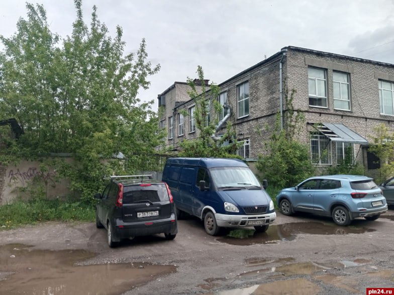 Здания бывшей столовой на улице Гражданской в Пскове выкупил медицинский центр Здания бывшей столовой на улице Гражданской в Пскове выкупил медицинский центр