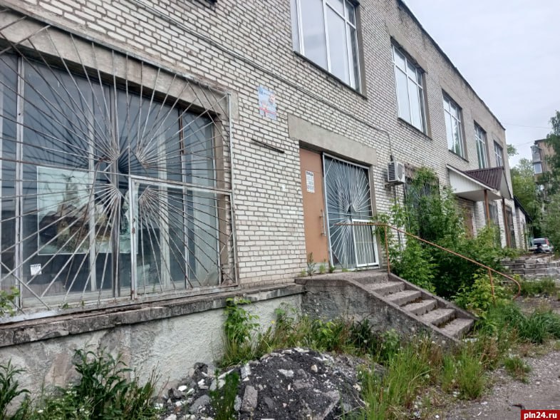 Здания бывшей столовой на улице Гражданской в Пскове выкупил медицинский центр Здания бывшей столовой на улице Гражданской в Пскове выкупил медицинский центр