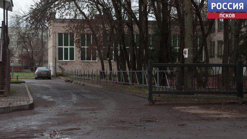 В Великих Луках молодежка Народного фронта проверила дорожную инфраструктуру рядом со школами В Великих Луках молодежка Народного фронта проверила дорожную инфраструктуру рядом со школами