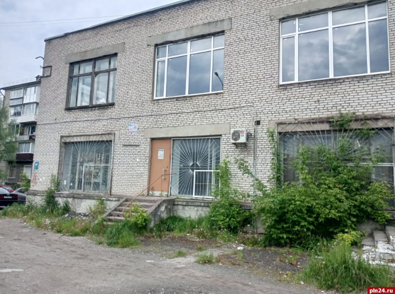 Здания бывшей столовой на улице Гражданской в Пскове выкупил медицинский центр Здания бывшей столовой на улице Гражданской в Пскове выкупил медицинский центр