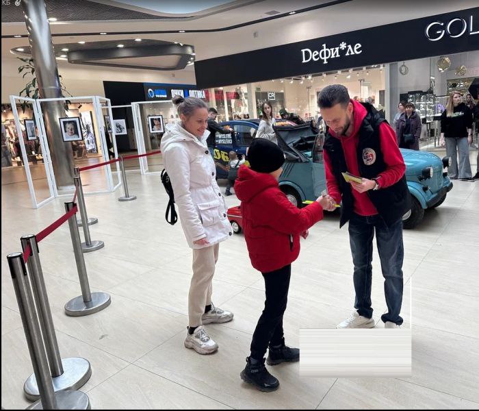 В торгово-досуговом центре Пскова прошла акция по безопасности дорожного движения В торгово-досуговом центре Пскова прошла акция по безопасности дорожного движения