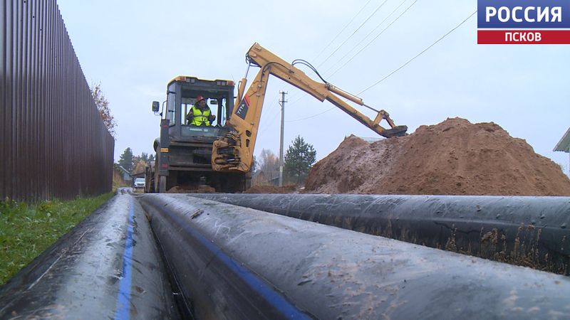 В Пушкинских Горах реализуется масштабный проект по строительству сетей водоотведения - их в муниципалитете никогда прежде не было В Пушкинских Горах реализуется масштабный проект по строительству сетей водоотведения - их в муниципалитете никогда прежде не было