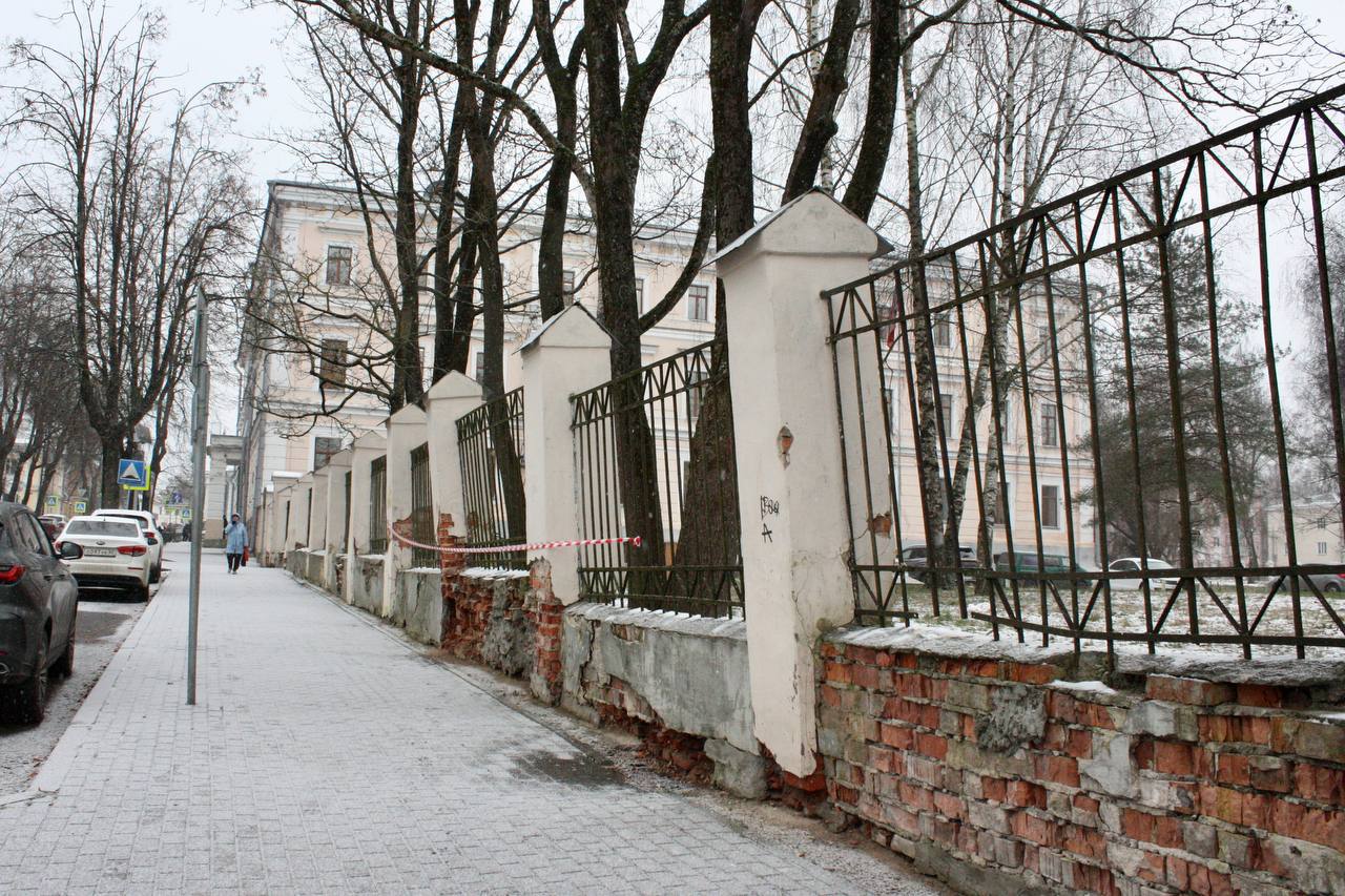 Елкин Борис: 1 Вместе с депутатом Псковской городской Думы Юрием Бурлиным и участником программы «Герои земли Псковской» Александром Логвиненко выехали на округ №1 Елкин Борис: 1 Вместе с депутатом Псковской городской Думы Юрием Бурлиным и участником программы «Герои земли Псковской» Александром Логвиненко выехали на округ №1