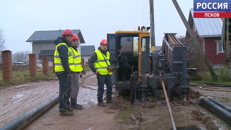 В Пушкинских Горах реализуется масштабный проект по строительству сетей водоотведения - их в муниципалитете никогда прежде не было В Пушкинских Горах реализуется масштабный проект по строительству сетей водоотведения - их в муниципалитете никогда прежде не было