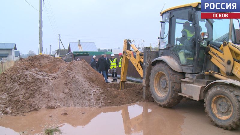 В Пушкинских Горах реализуется масштабный проект по строительству сетей водоотведения - их в муниципалитете никогда прежде не было В Пушкинских Горах реализуется масштабный проект по строительству сетей водоотведения - их в муниципалитете никогда прежде не было