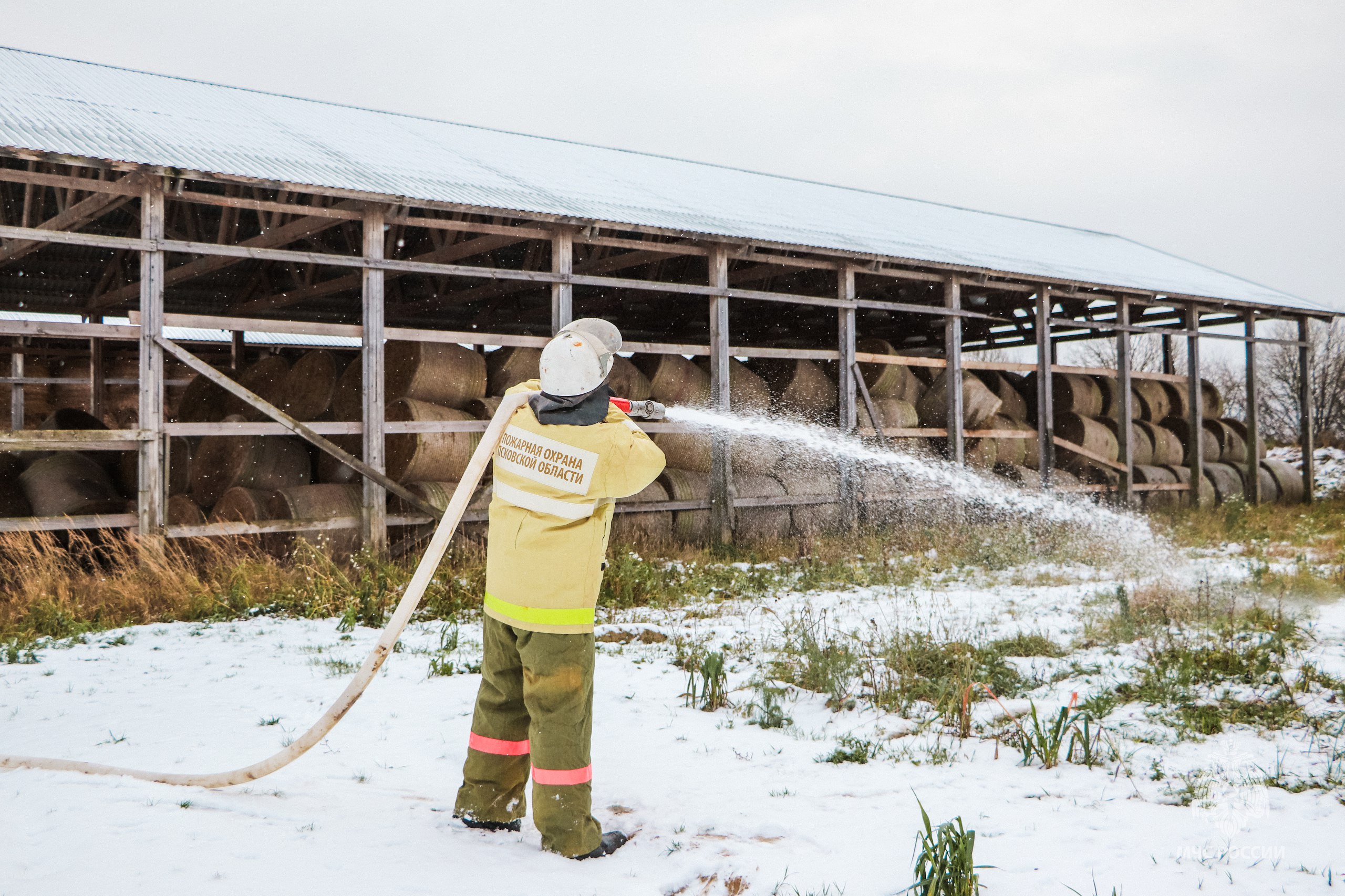 Отработка навыков пожаротушения на сельскохозяйственном объекте Отработка навыков пожаротушения на сельскохозяйственном объекте
