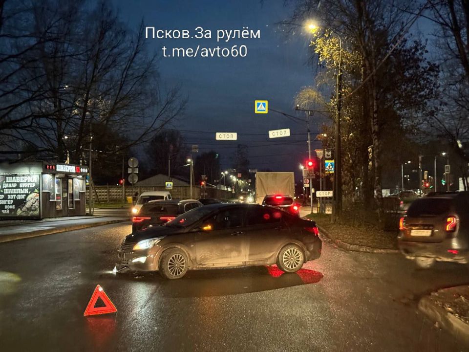На Народной, 57 снова ДТП, пишут в телеграм-канале "Псков