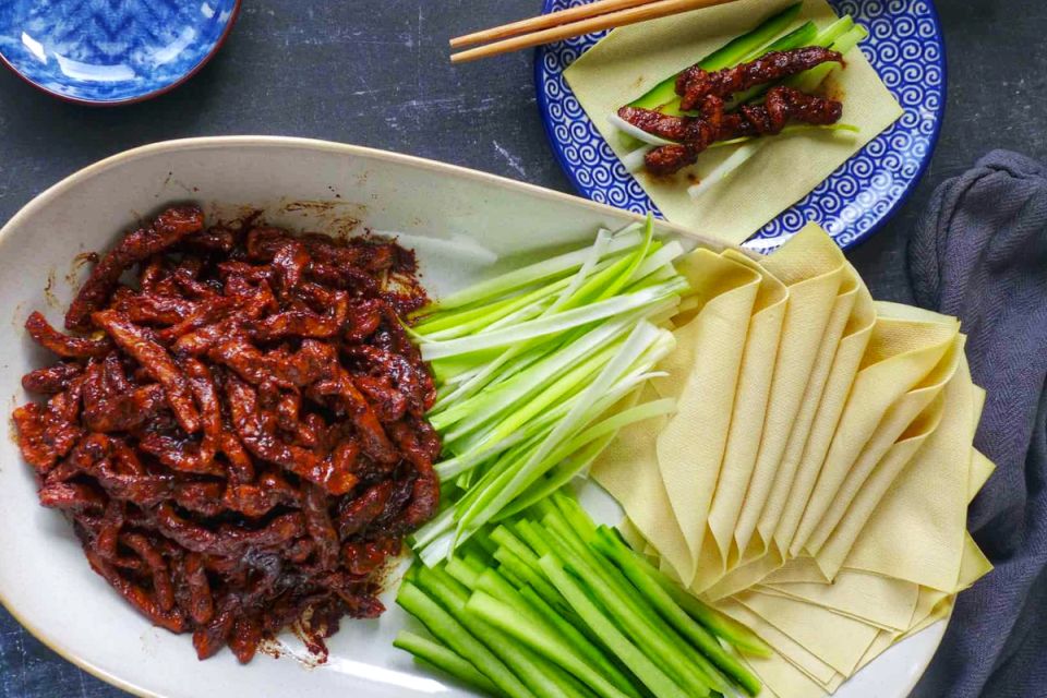 Традиционная пекинская свинина с бобовым соусом: шикарный вкус в каждом кусочке