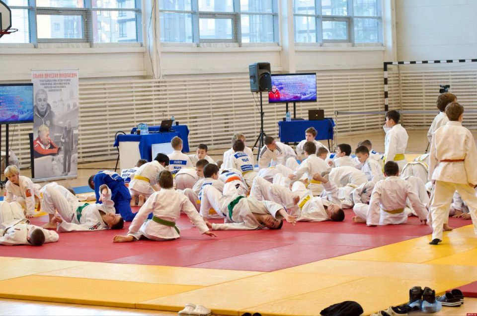 Открытый день дзюдо собрал сотни участников и зрителей в спорткомплексе «Олимп» в Пскове 23 ноября