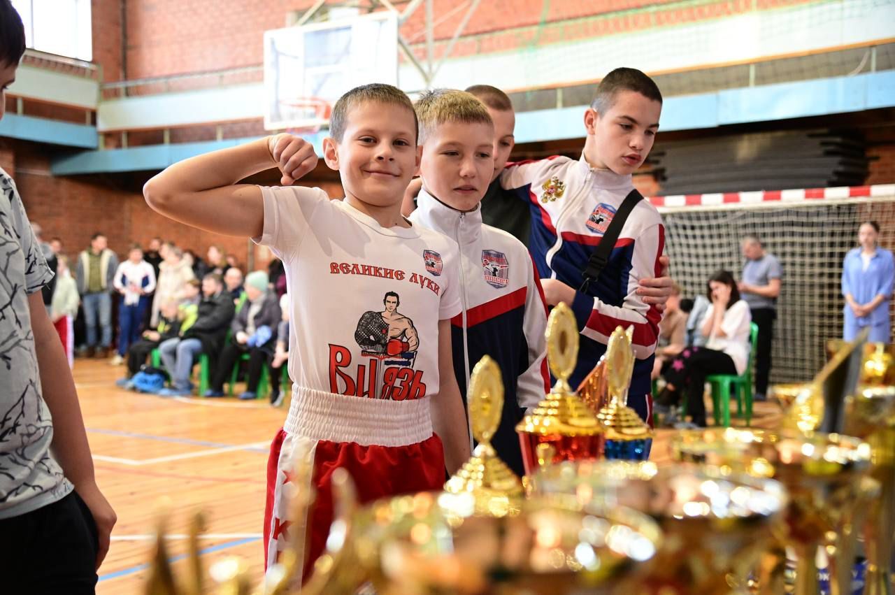 Великие Луки определили сильнейших кикбоксеров города Великие Луки определили сильнейших кикбоксеров города