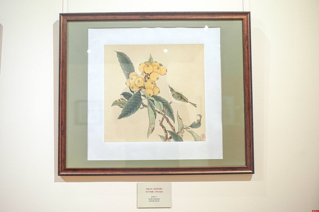 Китайский художник представил 10 работ на выставке в псковском музее Китайский художник представил 10 работ на выставке в псковском музее