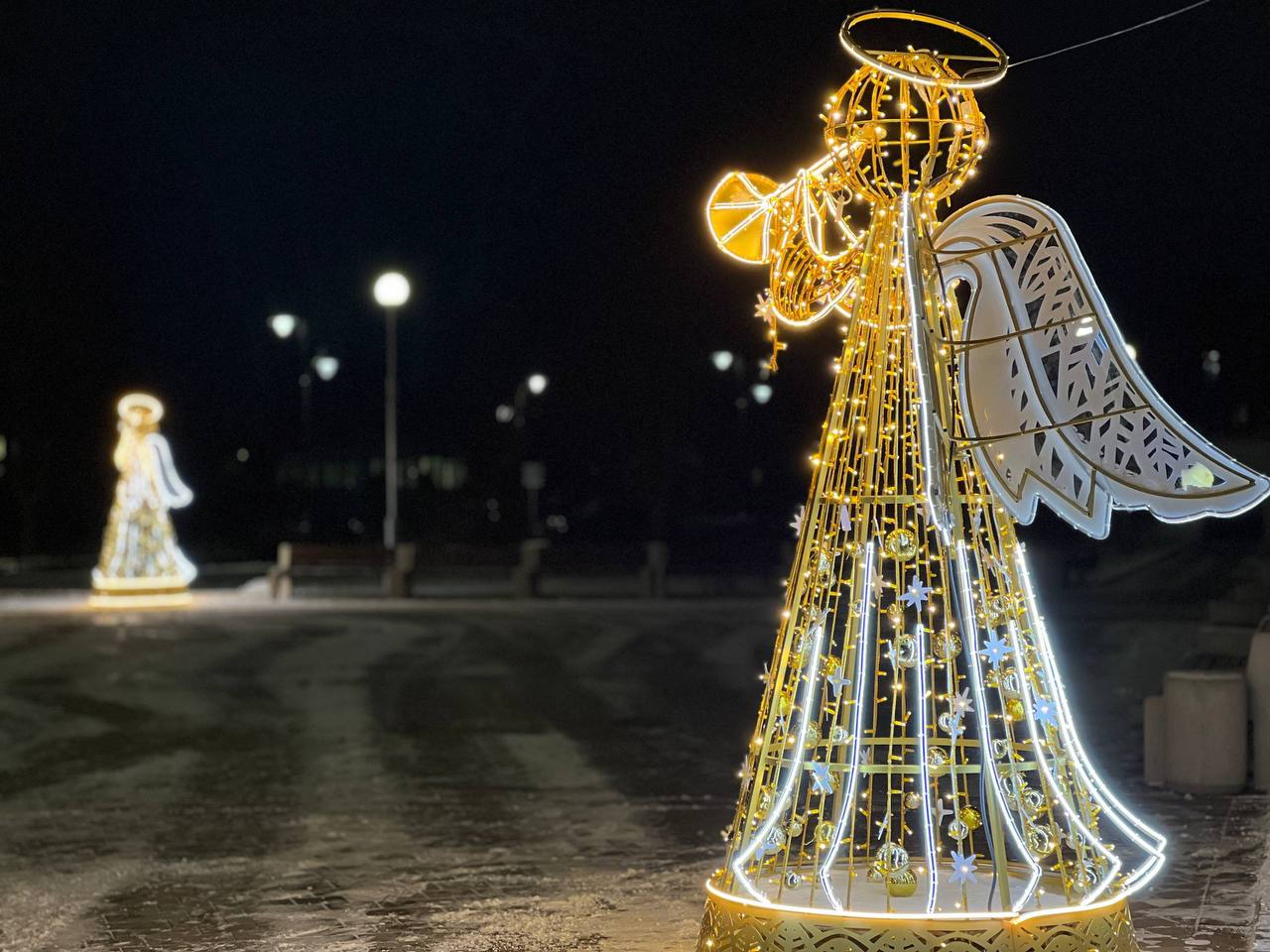 Елкин Борис: В социальных сетях псковичи всё чаще делятся фотографиями новогодних украшений Елкин Борис: В социальных сетях псковичи всё чаще делятся фотографиями новогодних украшений