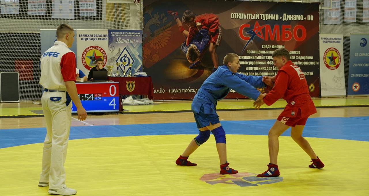 Турнир по самбо памяти погибших военнослужащих и сотрудников силовых структур прошёл в Брянске Турнир по самбо памяти погибших военнослужащих и сотрудников силовых структур прошёл в Брянске