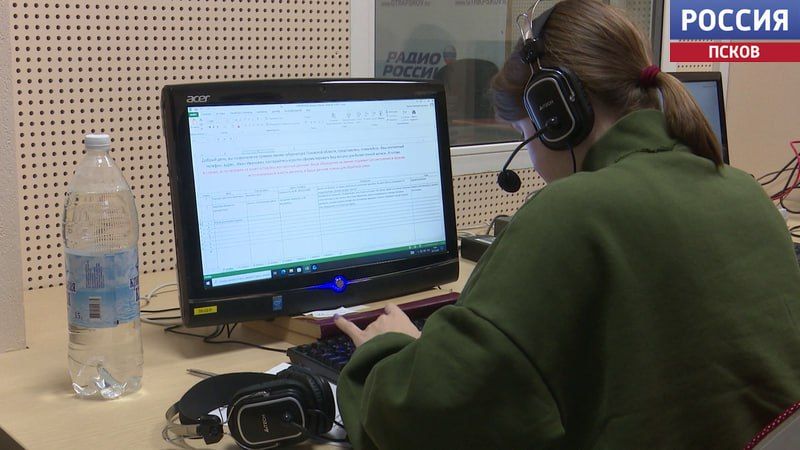 Более 300 звонков за два дня работы приняли в колл-центре Прямой линии с губернатором