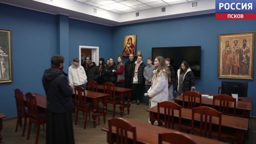 В Печорах проходит заключительный в этом году образовательный заезд "СоТворение" всероссийского проекта "Истоки.Школа". Он объединил около ста подростков